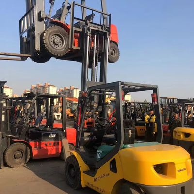 3 kg Peso usado Komatsu carretilla elevadora FD30 3000kg TCM japonés motor ISUZU