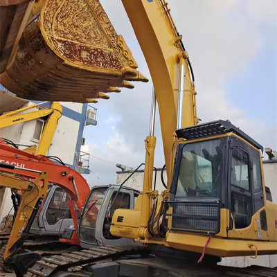 Excavadora usada Komatsu PC450-8 con 257KW de potencia y 45125 KG de peso en buenas condiciones