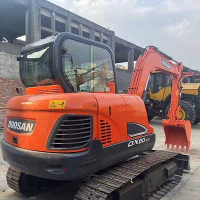 Mini Excavadora pequeña DX60-9C Usada Doosan DX60-9C Excavadora 6Ton máquina de segunda mano