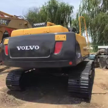 Excavadora Volvo EC210 con cilindro hidráulico original y motor Cummins B5.9-C