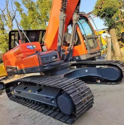 Excavadora usada Doosan DX225 con 2800 horas de trabajo y capacidad de cubo de 1.1m3