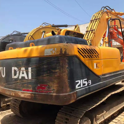 Excavadora Hyundai 215LC-9 usada con un peso de operación de 21500 kg con motor original