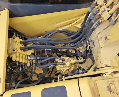 Japón Mini excavadora Komatsu PC130-7 Excavadora de pista usada con 13000 KG de peso operativo