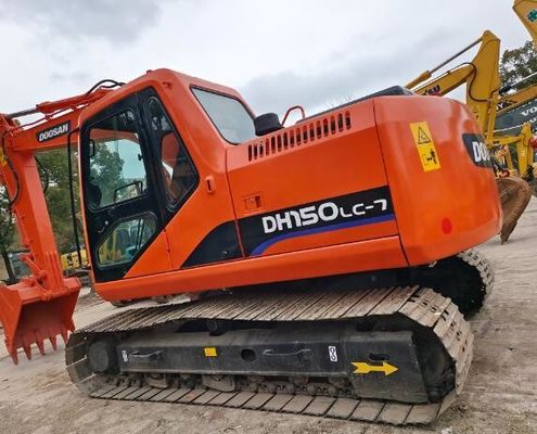 Excavadora usada DOOSAN DH150LC-7 con capacidad de 0.75 cubos y peso de operación de 13900
