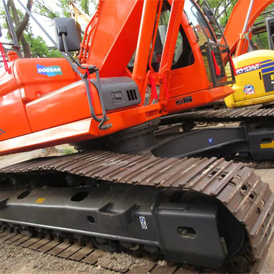 Excavadora usada Doosan DH55 con cilindro hidráulico original y 2800 horas de trabajo